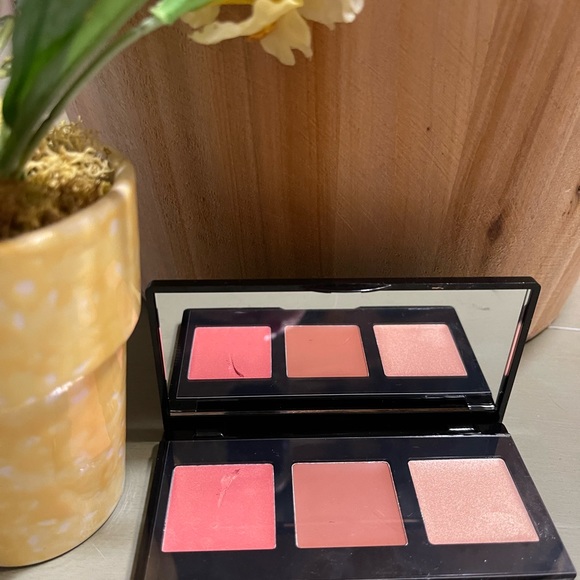 Laura Geller   Multitasking Eye Lip Cheek Palette - Picture 2 of 4